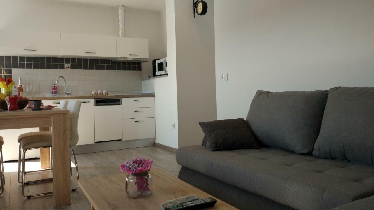 Apartments Angeline Rovinjsko Selo Exterior photo